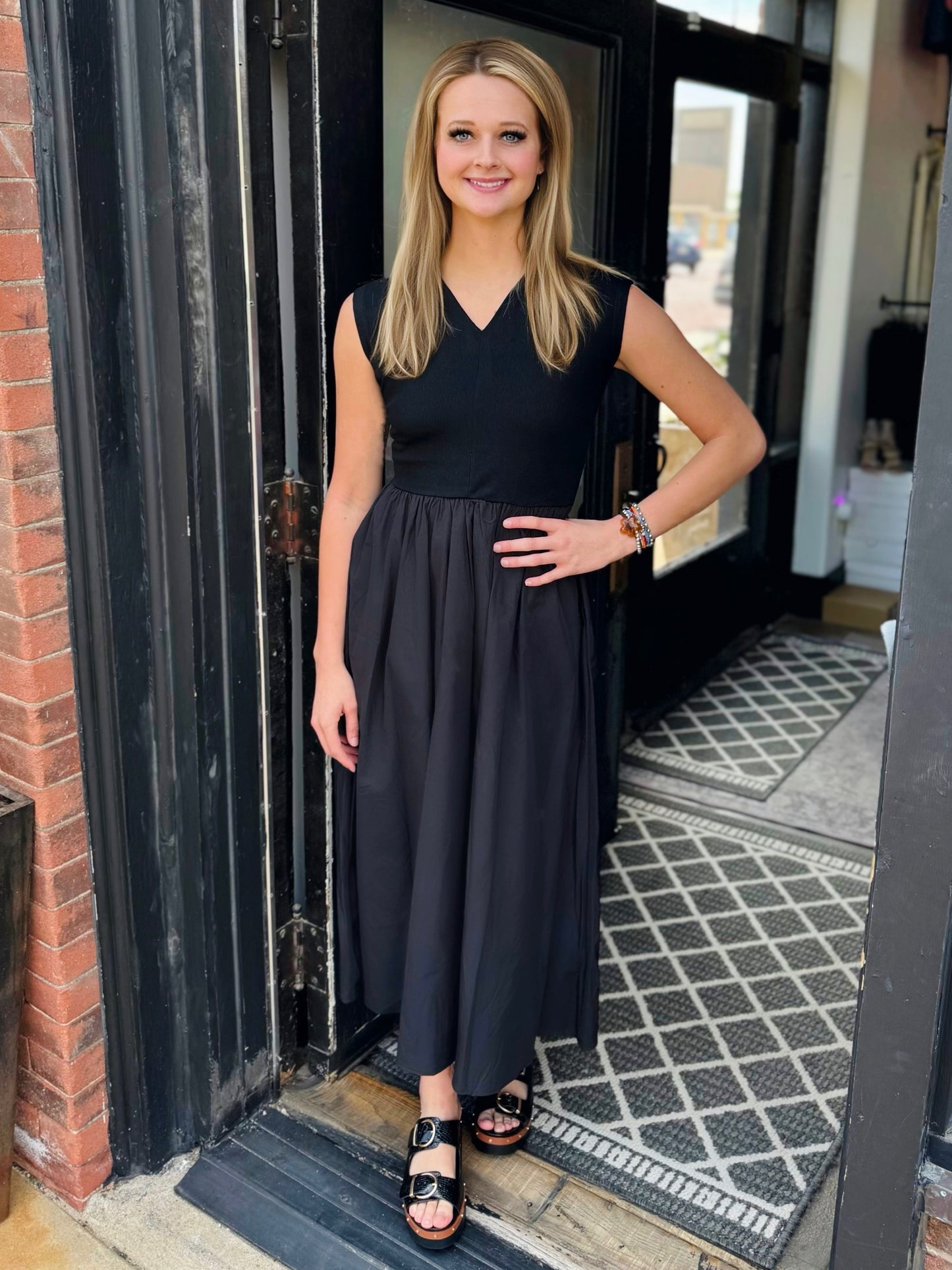 Kld Black S/S V-Neck Ribbed Contrast Dress