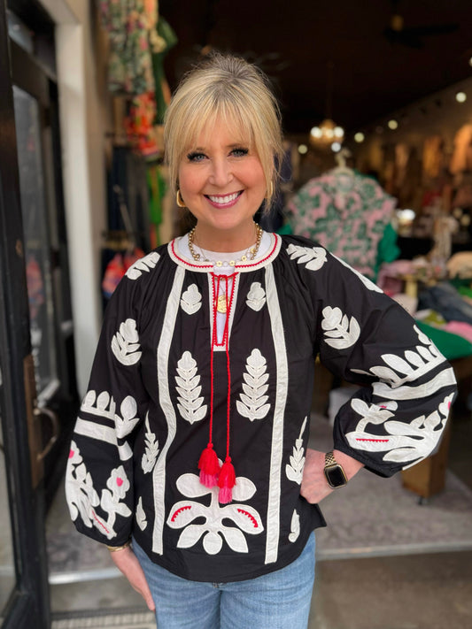 Ivy Jane Black Applique Top 641492